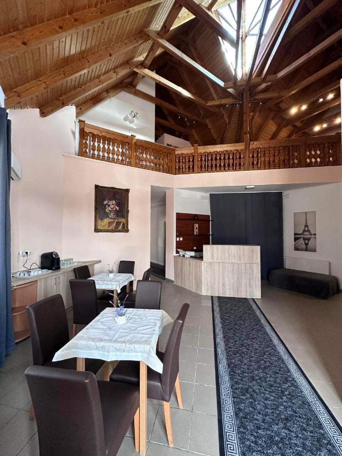 Gabor Panzio Aparthotel Gyál Exterior foto